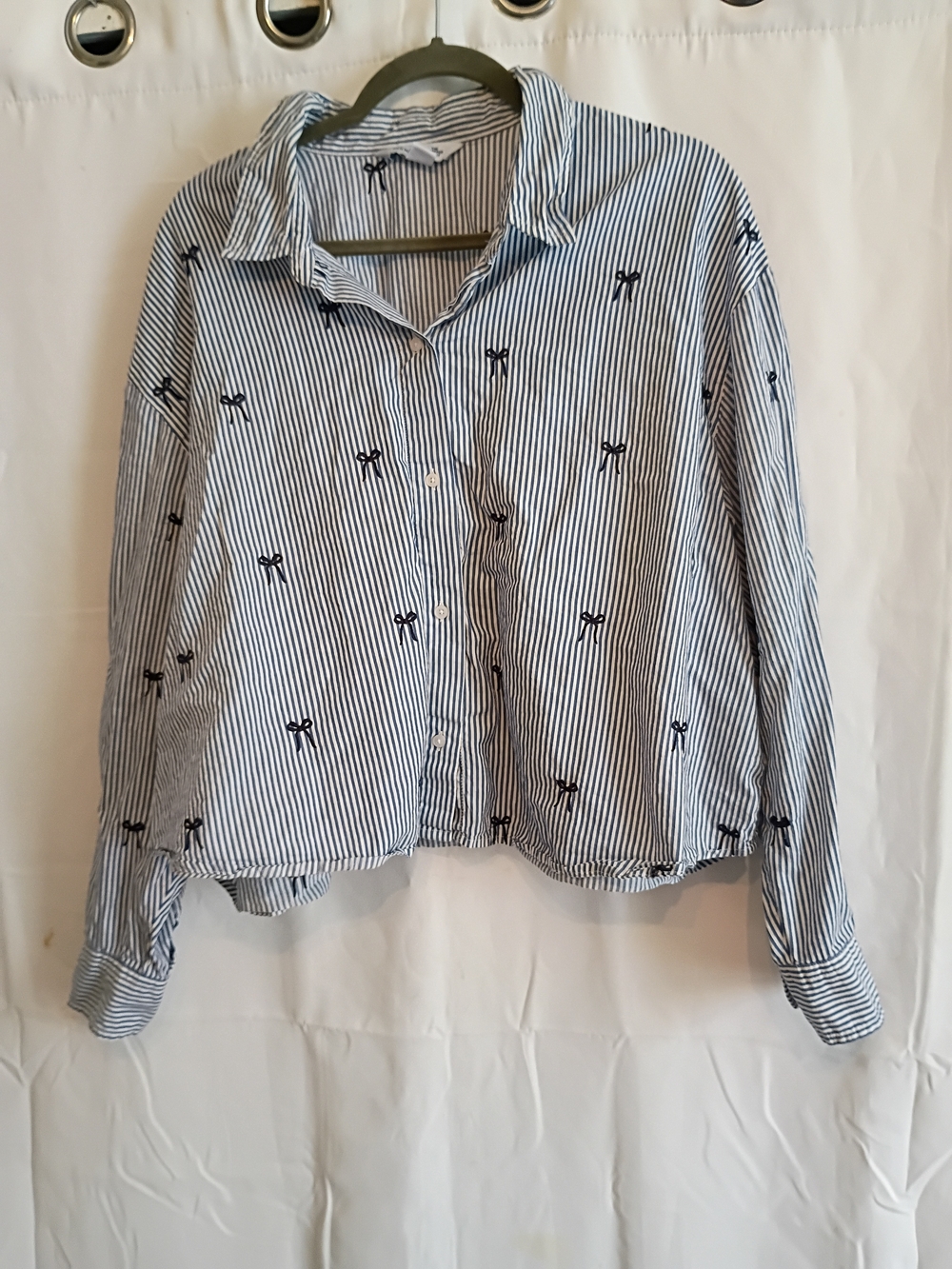 Old Navy Blue and White Striped  Button-Down Shirt with Navy Bow Motif Size 2xl